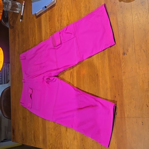 Magenta Title Nine capris, size 6 - Picture 3 of 13